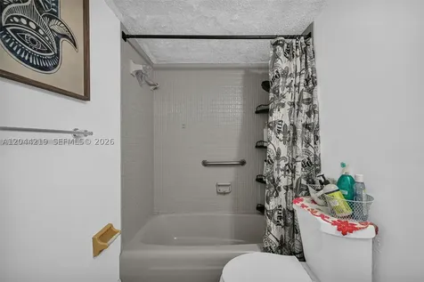 942 NE 199th Street Miami FL 33179
