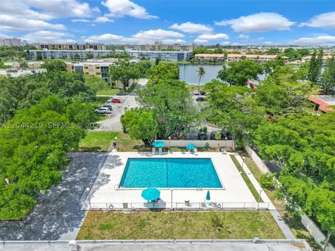 942 NE 199th Street Miami FL 33179