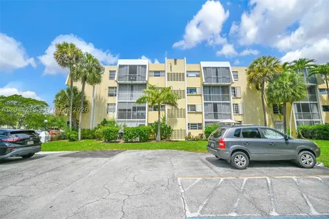 942 NE 199th Street Miami FL 33179