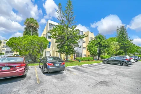 942 NE 199th Street Miami FL 33179