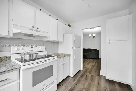 942 NE 199th Street Miami FL 33179