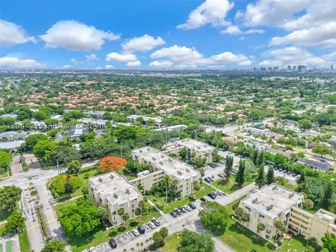 942 NE 199th Street Miami FL 33179