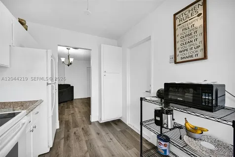 942 NE 199th Street Miami FL 33179