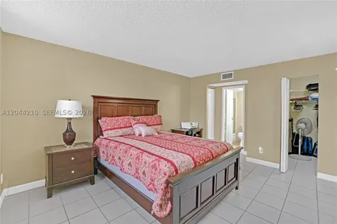2901 NW 48th Avenue Lauderdale Lakes FL 33313