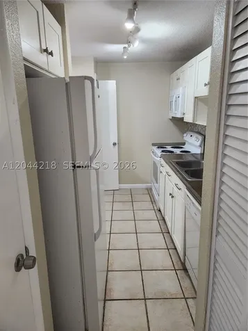 802 NW 87th Avenue Miami FL 33172