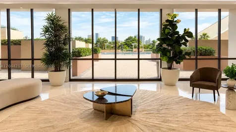 20301 W Country Club Drive Aventura FL 33180