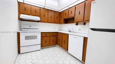 20301 W Country Club Drive Aventura FL 33180