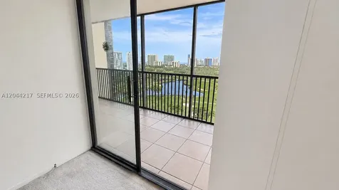 20301 W Country Club Drive Aventura FL 33180