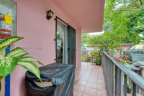 519 NW 10th Avenue Miami FL 33136