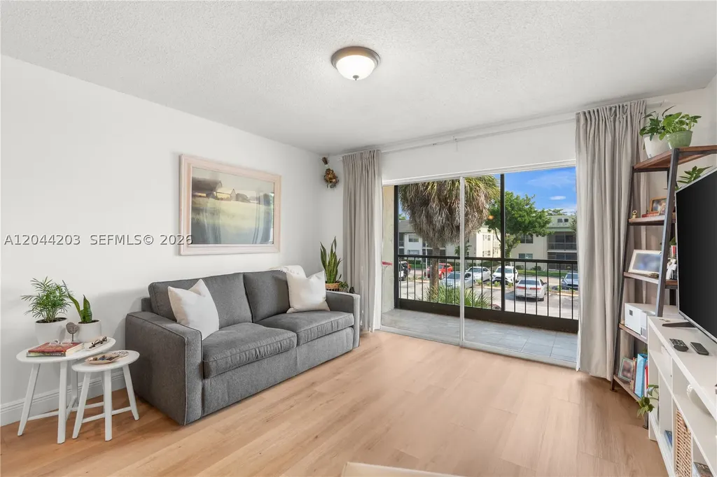 4161 NW 90th Avenue Coral Springs FL 33065