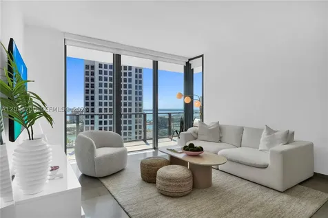 68 SE 6th Street Miami FL 33131