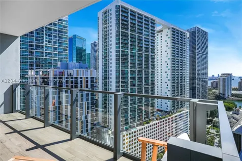 68 SE 6th Street Miami FL 33131