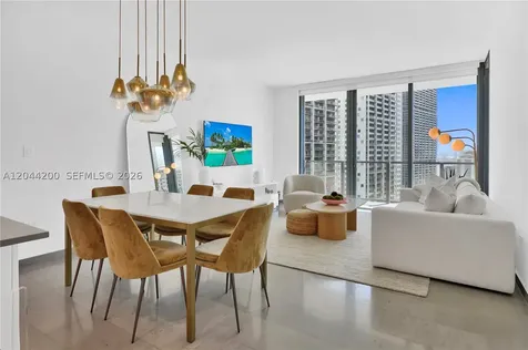 68 SE 6th Street Miami FL 33131