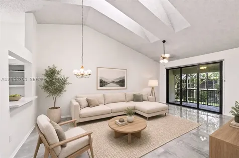 73 NW 98th Terrace Plantation FL 33324