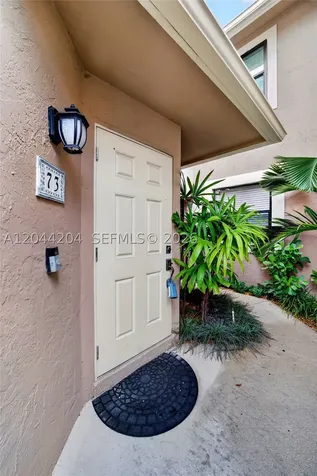 73 NW 98th Terrace Plantation FL 33324