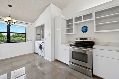 73 NW 98th Terrace Plantation FL 33324