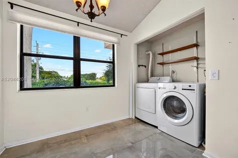 73 NW 98th Terrace Plantation FL 33324