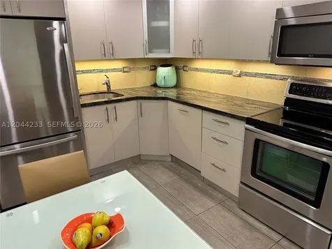 6039 Collins Avenue Miami Beach FL 33140