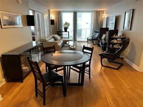 6039 Collins Avenue Miami Beach FL 33140