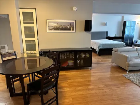 6039 Collins Avenue Miami Beach FL 33140