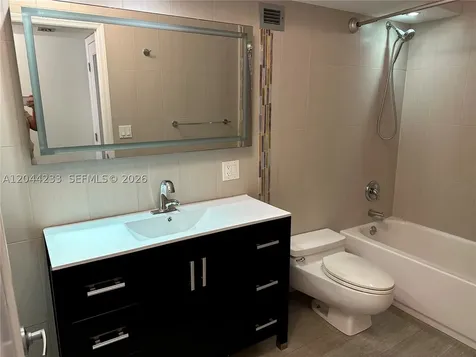 6039 Collins Avenue Miami Beach FL 33140