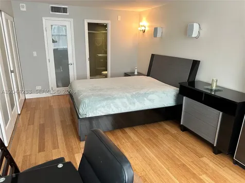6039 Collins Avenue Miami Beach FL 33140