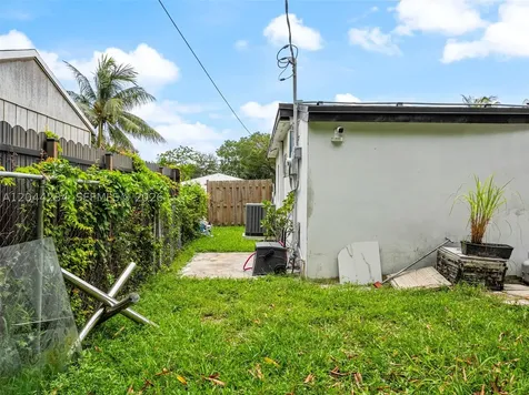 1215 Kasim Street Opa-Locka FL 33054