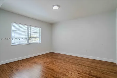 1011 Bay Drive Miami Beach FL 33141