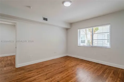1011 Bay Drive Miami Beach FL 33141