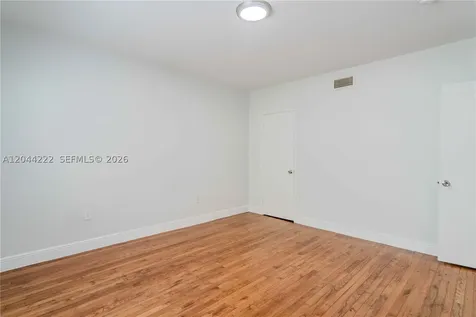 1011 Bay Drive Miami Beach FL 33141