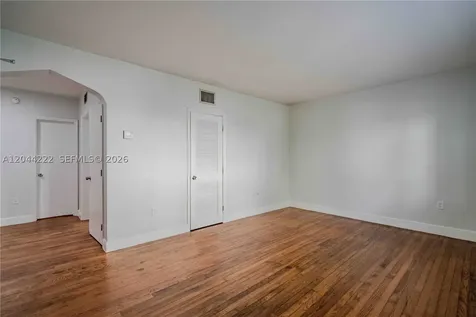 1011 Bay Drive Miami Beach FL 33141