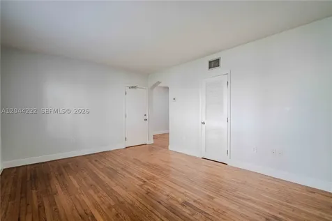 1011 Bay Drive Miami Beach FL 33141