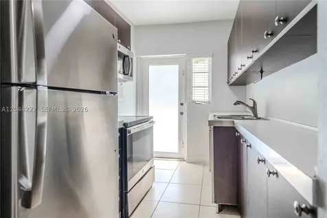 1011 Bay Drive Miami Beach FL 33141