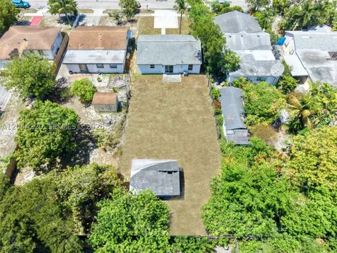 1229 18th Avenue N Lake Worth FL 33460