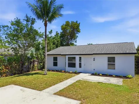 1229 18th Avenue N Lake Worth FL 33460