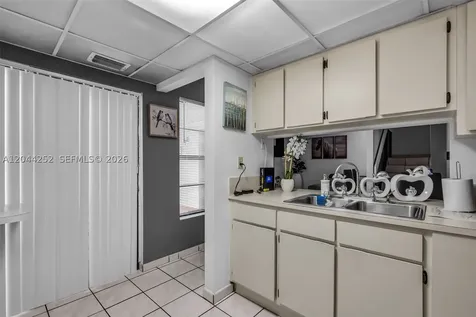8186 NW 98th Terrace Hialeah Gardens FL 33016