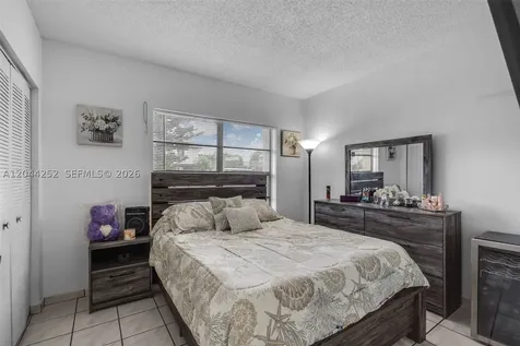 8186 NW 98th Terrace Hialeah Gardens FL 33016