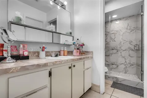 8186 NW 98th Terrace Hialeah Gardens FL 33016
