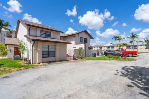 8186 NW 98th Terrace Hialeah Gardens FL 33016
