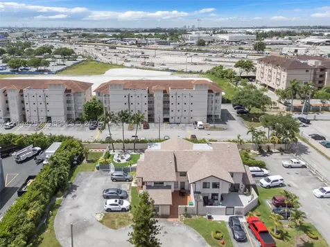 8186 NW 98th Terrace Hialeah Gardens FL 33016