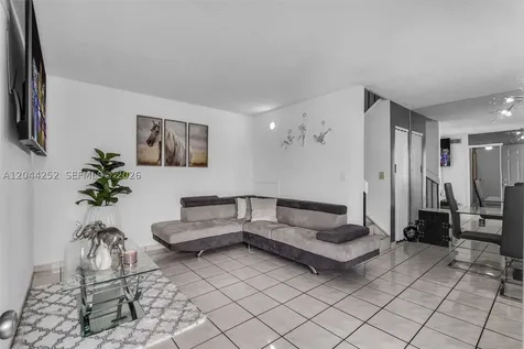 8186 NW 98th Terrace Hialeah Gardens FL 33016