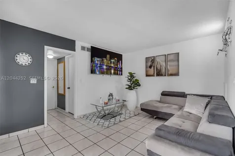 8186 NW 98th Terrace Hialeah Gardens FL 33016