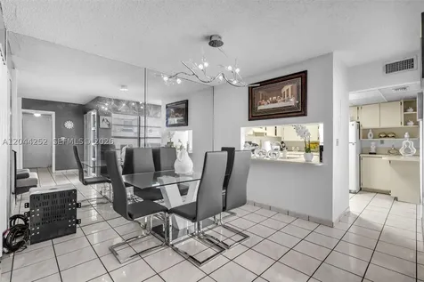8186 NW 98th Terrace Hialeah Gardens FL 33016