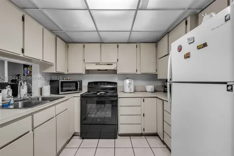 8186 NW 98th Terrace Hialeah Gardens FL 33016