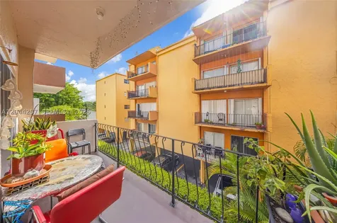 1950 W 54th Street Hialeah FL 33012
