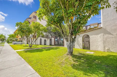 1950 W 54th Street Hialeah FL 33012