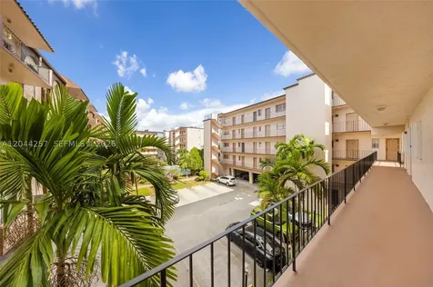 1950 W 54th Street Hialeah FL 33012