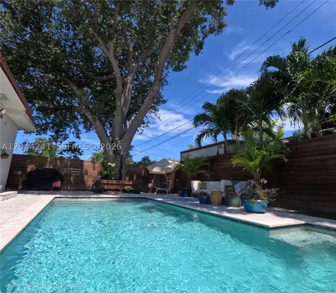 2220 SW 25th Street Miami FL 33133