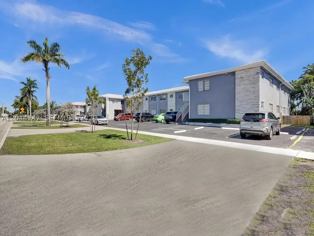 1515 S 14th Avenue Hollywood FL 33020