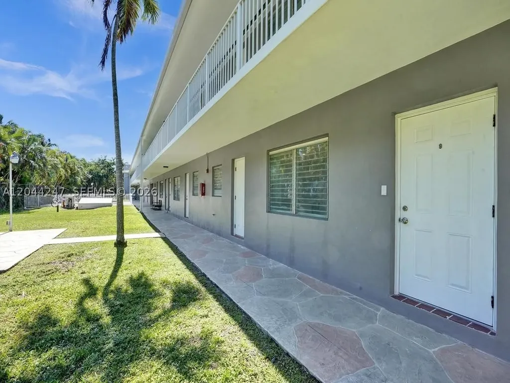 1515 S 14th Avenue Hollywood FL 33020